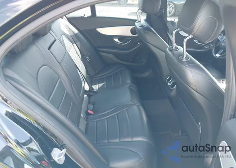 2018 Mercedes-Benz C 300 4Matic из США, поврежденный, VIN 55SWF4KB2JU280858